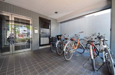 【エントランス】 | ミラベル関谷 | 落ち着いたエントランスです