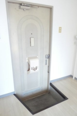 【玄関】 | 第一シャトル | 反転間取り別部屋写真です。