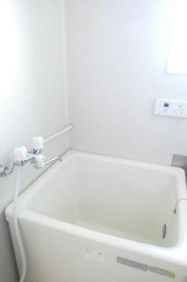 【浴室】 | 第一シャトル | 反転間取り別部屋写真です。