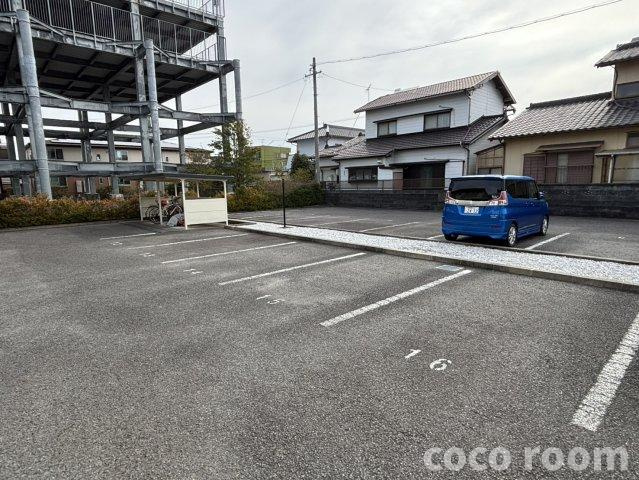 レゾリュートの駐車場