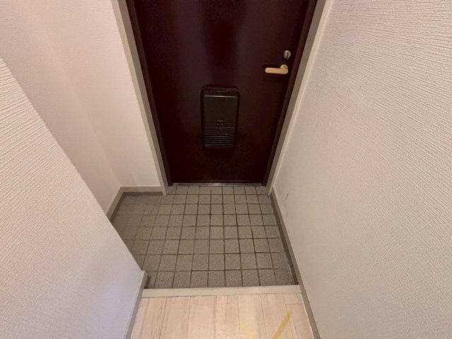 東今宿中村コーポⅠの玄関