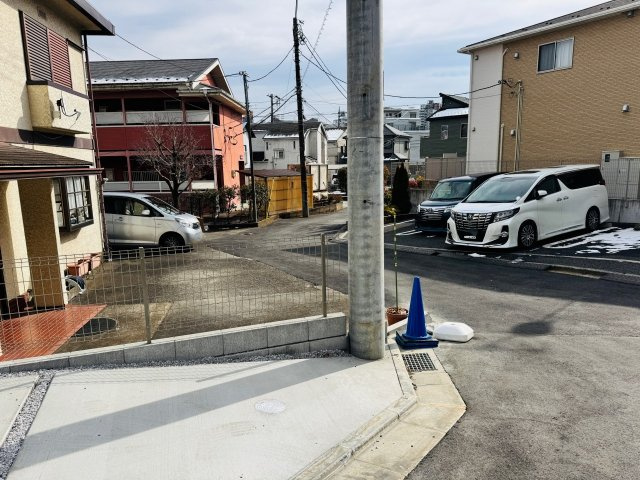 八王子市　上柚木　新築一戸建て　１期の前面道路含む現地写真|～南西6ｍ道路に面しています～