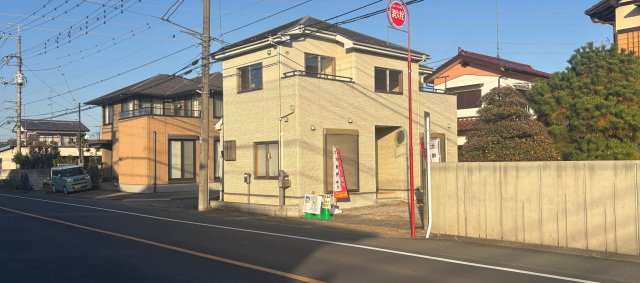 行田市持田中古戸建の前面道路含む現地写真|前面道路含む現地写真です