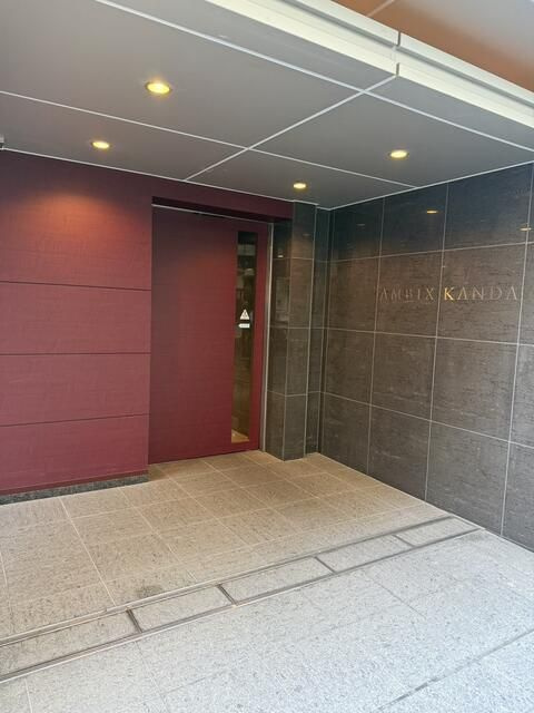 アンビックス神田のエントランス