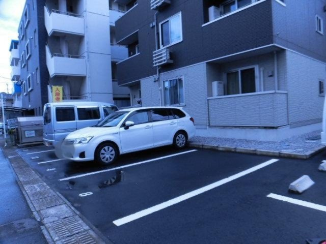 【駐車場】