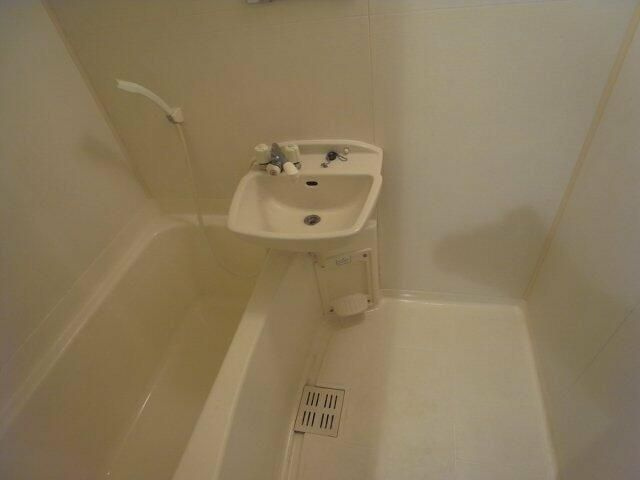 カテリーナ市ヶ谷の浴室