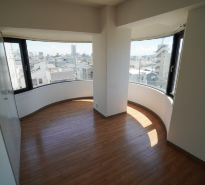 ひろやビルの居間・リビング