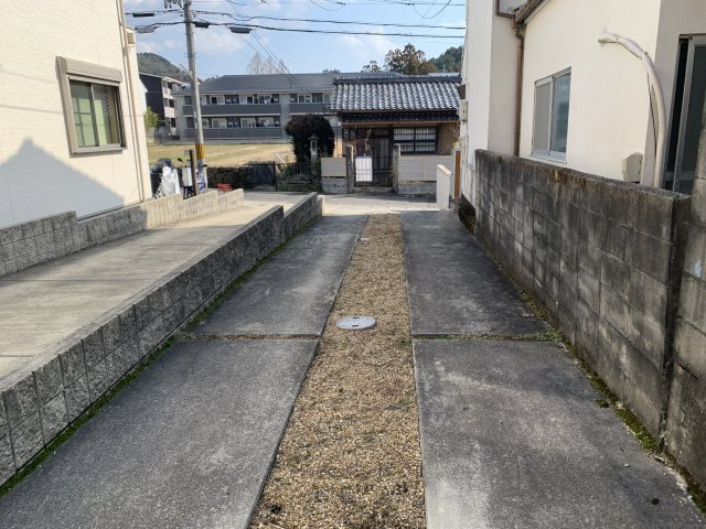京都市北区上賀茂中ノ坂町　中古一戸建の駐車場