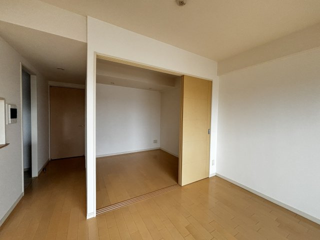 リボンシティレジデンス　ブライトフォートの洋室