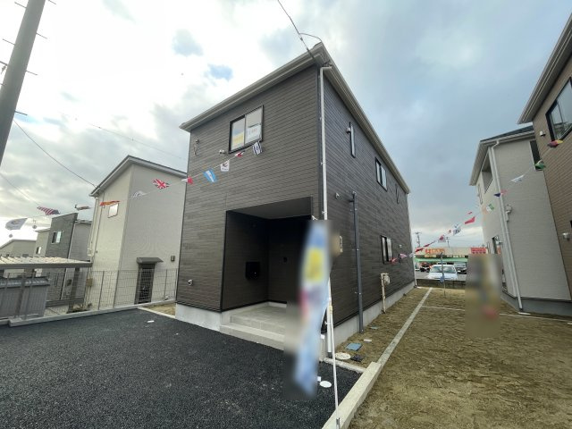 新築戸建・新築建売　郡山市安積町荒井第6　朝日が丘小・第七中の外観|車通りが少なく静かな住宅街に立地♪前面道路も穏やかな雰囲気でゆったりとした暮らしができます♪