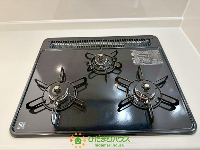 久喜市青毛第3　新築一戸建て　03　クレイドルガーデンのその他|3口コンロ！！