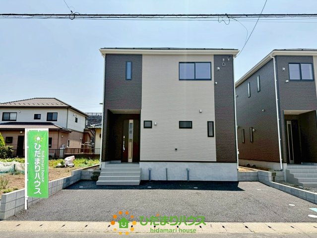 久喜市青毛第3　新築一戸建て　03　クレイドルガーデンの外観|ツートーンカラー！