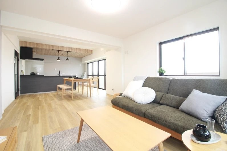 ガーデンヒルズ東大友の居間・リビング