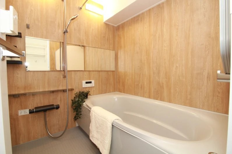 ガーデンヒルズ東大友の浴室