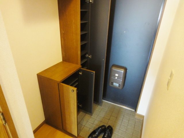 リヴェール宝塚Ⅱの玄関