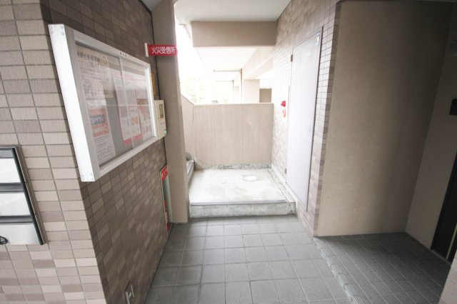 リヴェール宝塚Ⅱの玄関