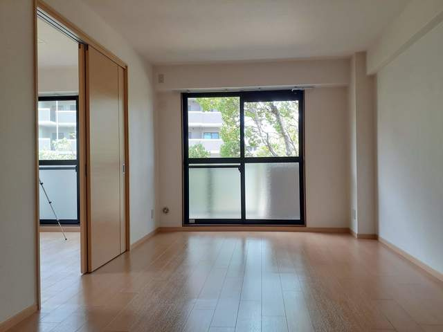 リヴェール宝塚Ⅱの居間・リビング