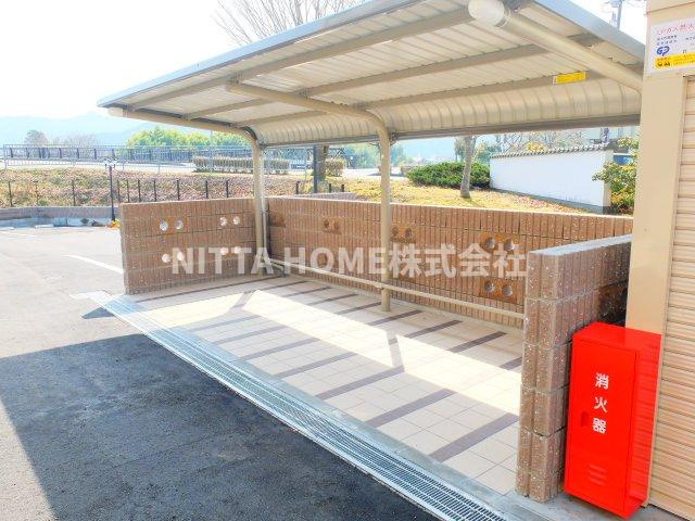 ラッフィナートのその他共用部分|屋根付きの駐輪場は無料です●