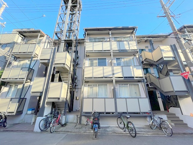 カテナ豊里の外観
