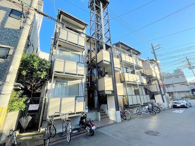 カテナ豊里の外観