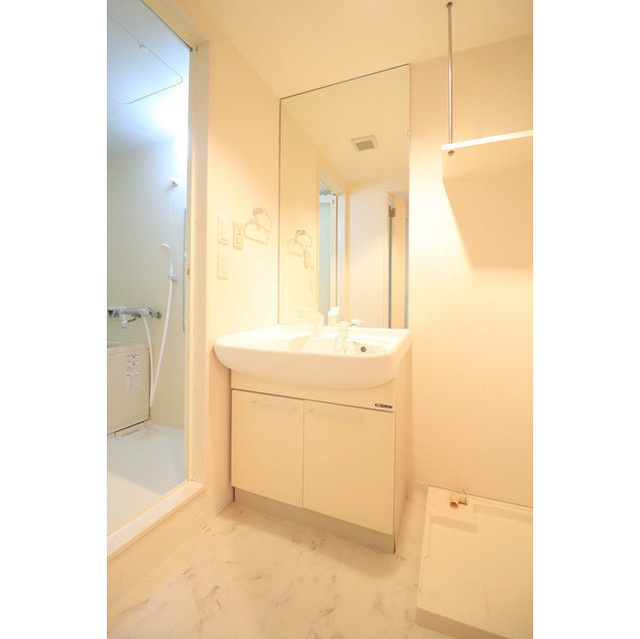 ルクレ新大阪レジデンスの洗面所