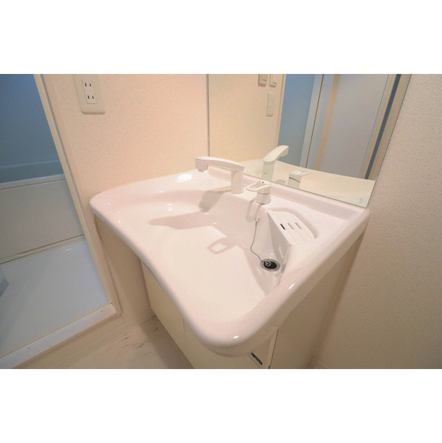 ルクレ新大阪レジデンスの洗面所