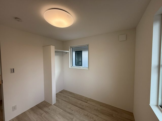 草津市矢倉一丁目の洋室