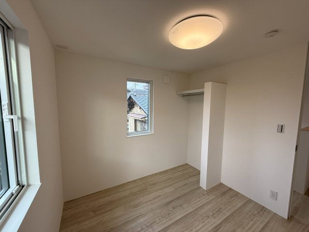 草津市矢倉一丁目の洋室