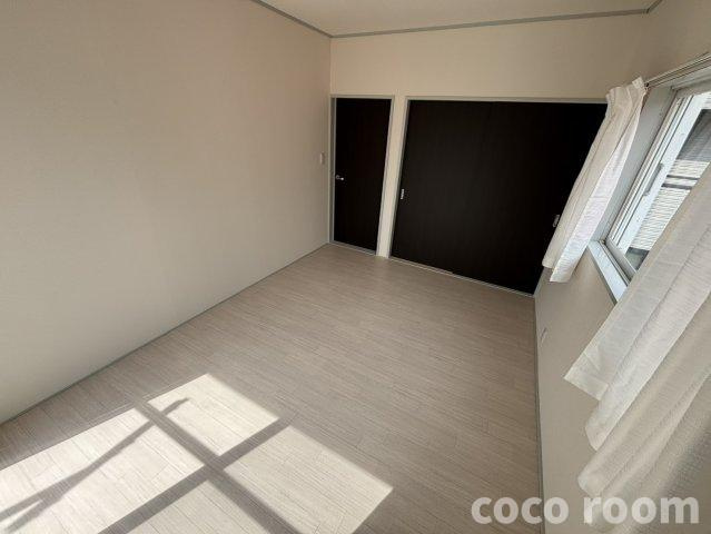 オーベルテューレ東小川の洋室