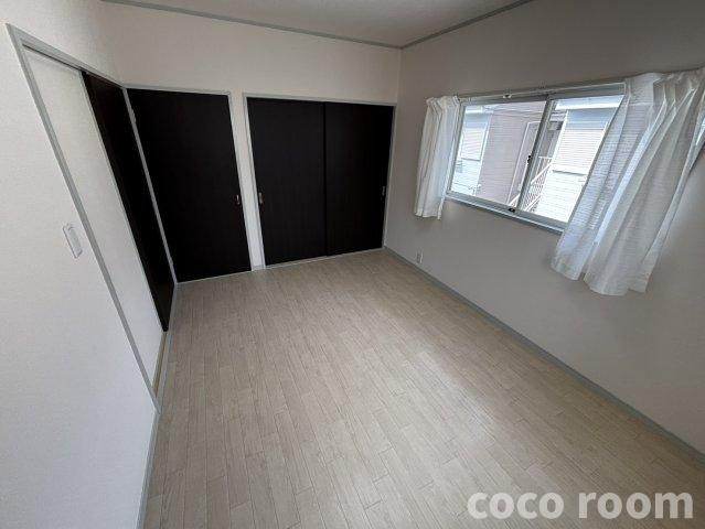 オーベルテューレ東小川の洋室