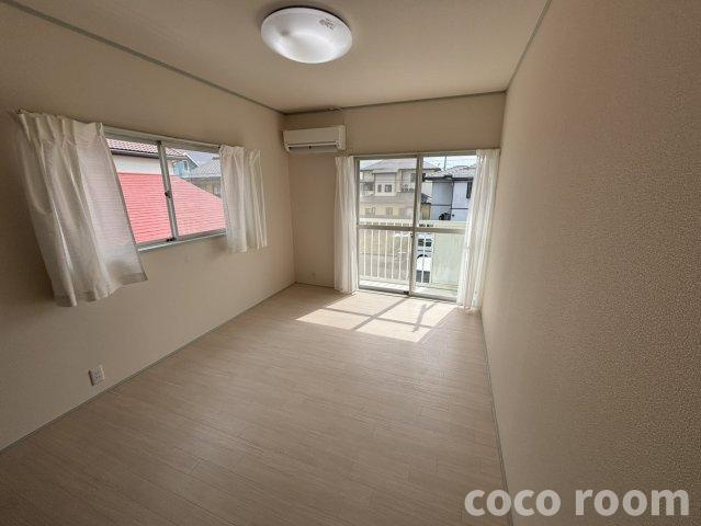 オーベルテューレ東小川の居間・リビング