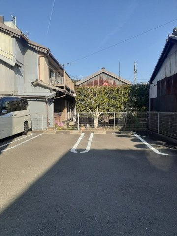 サンハイツ　フルールの駐車場|駐車スペースもあります