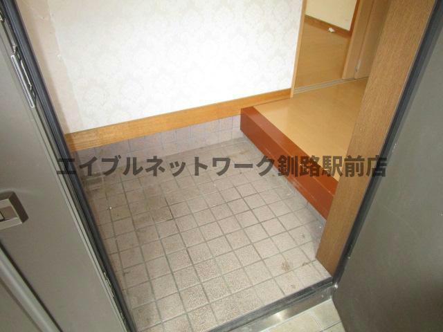 緑ヶ岡5-30-16貸家の玄関