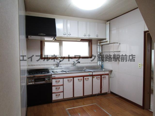 緑ヶ岡5-30-16貸家のキッチン