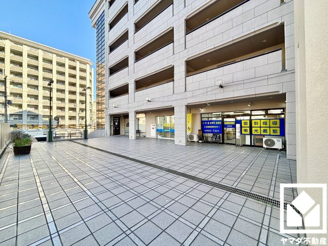 デルフィ西大路の外観