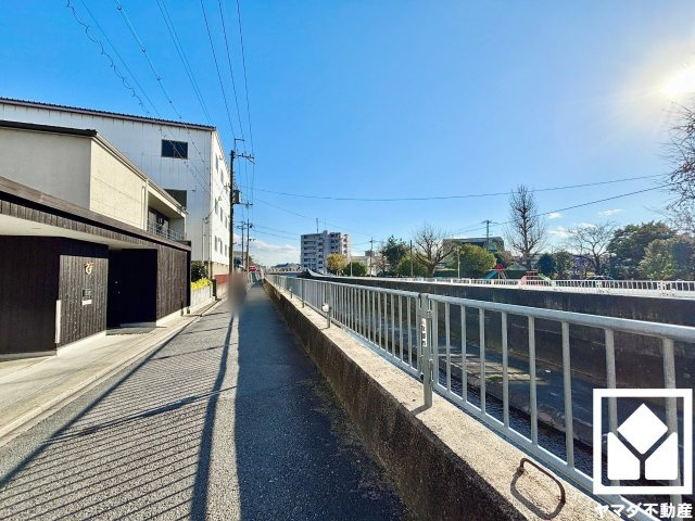 デルフィ西大路の周辺