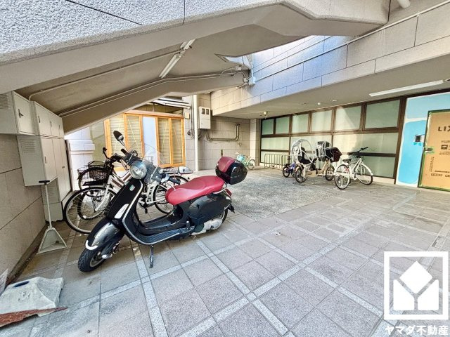 デルフィ西大路の駐輪場