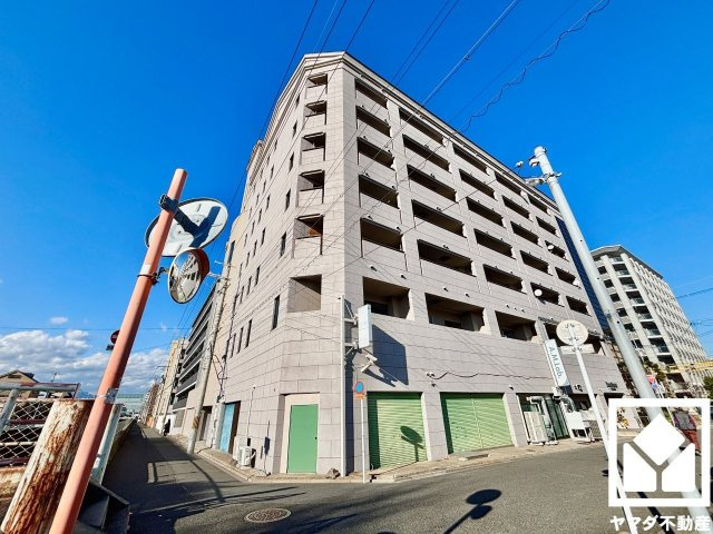 デルフィ西大路の外観