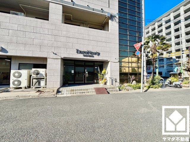 デルフィ西大路の外観