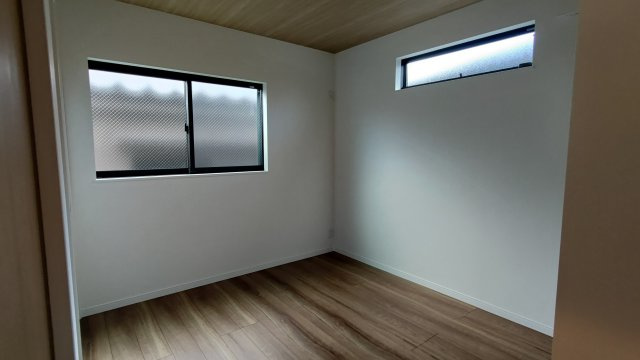 【洋室】 | 南大樋町貸家