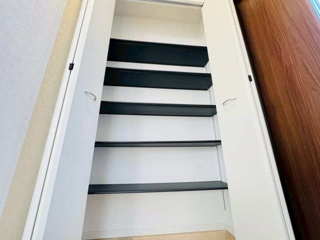 ♥♥那覇市識名-2号棟（全2棟）の収納