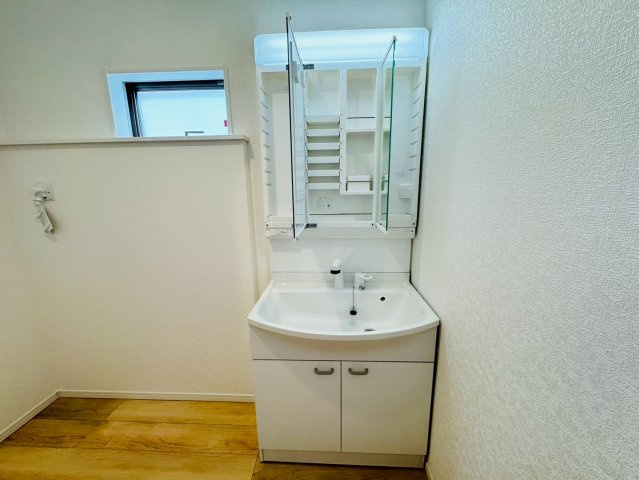 ♥♥那覇市識名-2号棟（全2棟）の独立洗面台