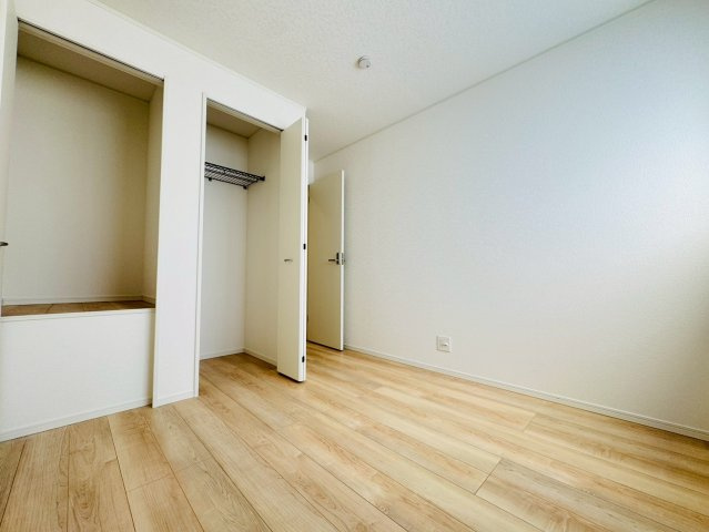 ♥♥那覇市識名-2号棟（全2棟）の洋室