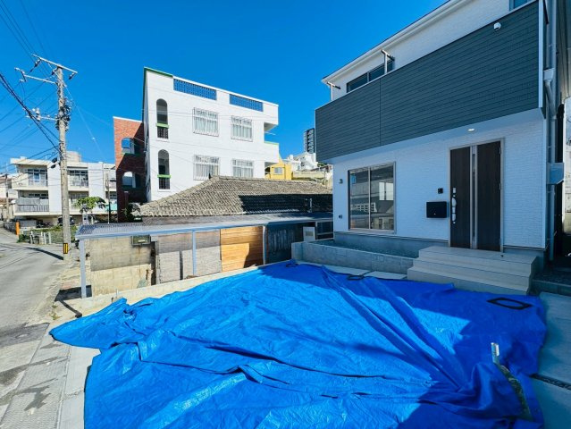 ♥♥那覇市識名-2号棟（全2棟）の外観