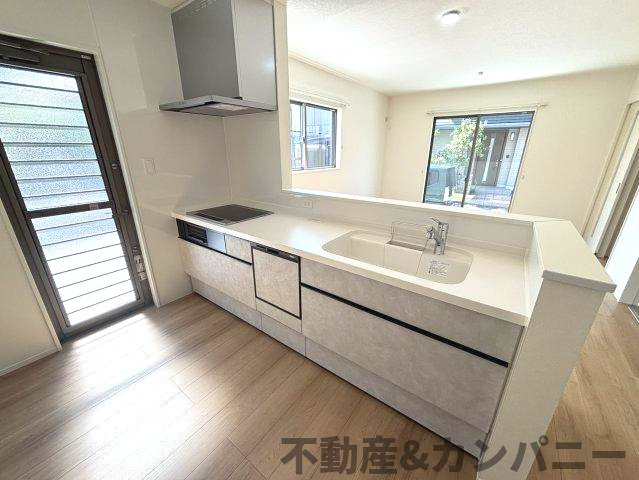 東野5丁目の新築のおうち③　松山市東野5丁目新築戸建のキッチン|キッチンでお料理をお楽しみください