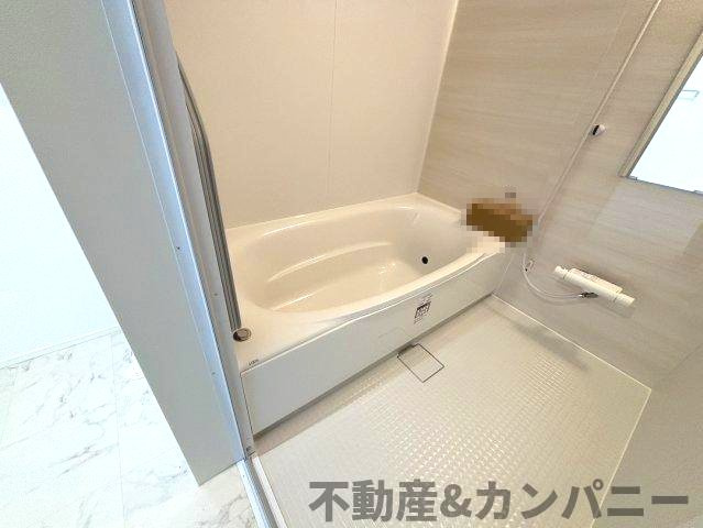 東野5丁目の新築のおうち③　松山市東野5丁目新築戸建の浴室|コンパクトで使いやすいお風呂です