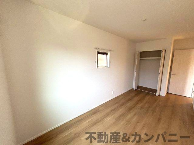 東野5丁目の新築のおうち③　松山市東野5丁目新築戸建の洋室|ゆったりした洋室です