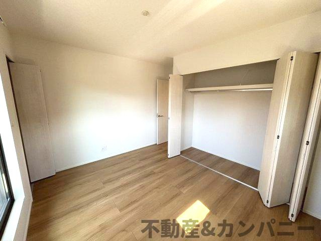 東野5丁目の新築のおうち③　松山市東野5丁目新築戸建の洋室|ゆったりした洋室です