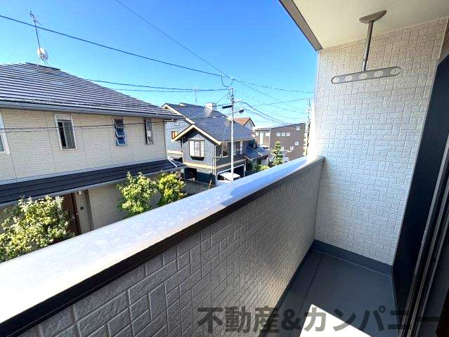 東野5丁目の新築のおうち③　松山市東野5丁目新築戸建のバルコニー|落ち着いた時間を過ごせるバルコニーです