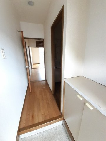 サンヒルズ横井上の玄関